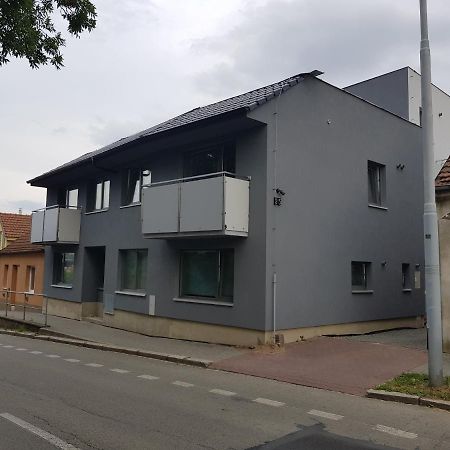Newly Built Apartment 4 With Balcony Near Center ブルノ エクステリア 写真